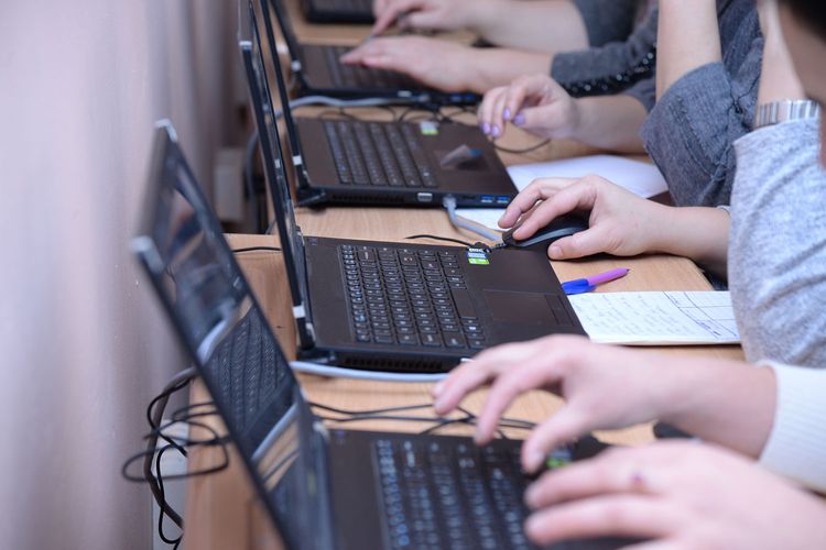 "Microsoft" Azərbaycan müəllimlərinə təlim keçəcək