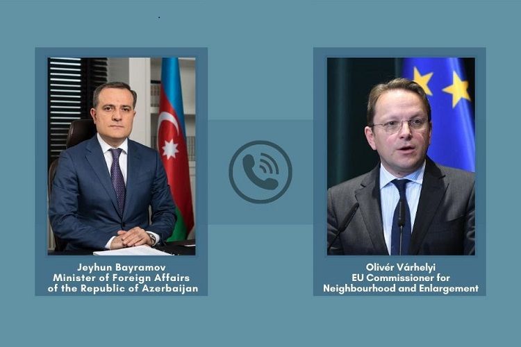 Ceyhun Bayramov Aİ-nin Qonşuluq və Genişlənmə üzrə komissarı ilə telefonla danışıb
