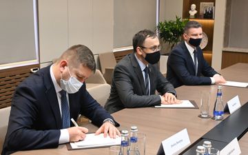 Ceyhun Bayramov Ukraynanın xarici işlər nazirinin müavinini qəbul edib