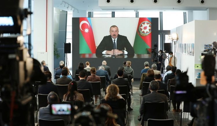 Президент Азербайджана на пресс-конференции, длившейся более 4 часов, ответил на 50 вопросов представителей 35 СМИ