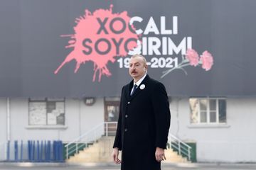 Prezident İlham Əliyev “Ana harayı” abidəsini ziyarət edib