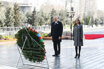 Prezident İlham Əliyev “Ana harayı” abidəsini ziyarət edib