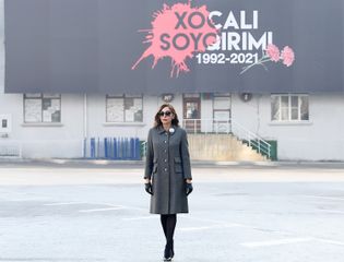 Prezident İlham Əliyev “Ana harayı” abidəsini ziyarət edib