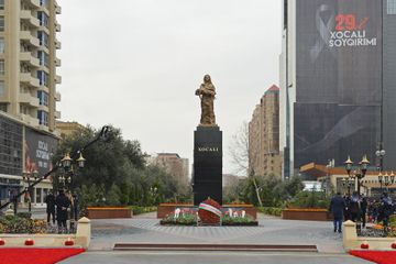 NRYTN kollektivi Xocalı soyqırımı abidəsini ziyarət edib - FOTO
