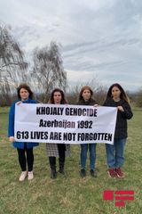 Britaniyada Xocalı soyqırımı ilə bağlı fləşmob keçirilib - FOTO