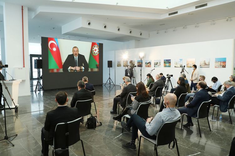 Президент: Непонятные действия по тайному пропуску иностранцев в Нагорный Карабах со стороны российских миротворцев вызывают у нас недоумение