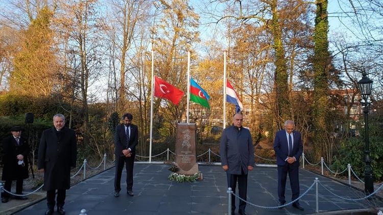 Niderlandda Xocalı şəhidlərinin xatirəsinə ucaldılmış abidənin açılışı olub - FOTO