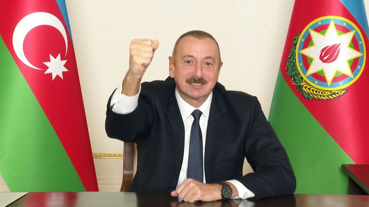Azərbaycan Prezidenti: “Bu gün hər bir azərbaycanlı haqlı olaraq fəxr edə bilər ki, biz müzəffər xalqın övladlarıyıq”