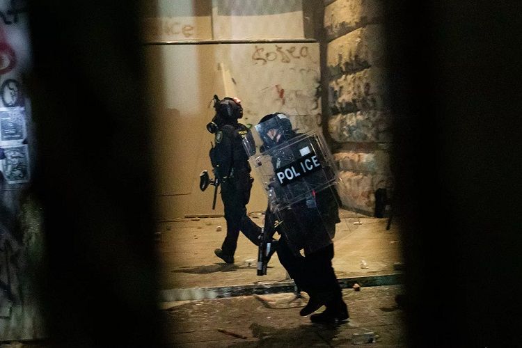 ABŞ-ın Minneapolis şəhərində afroamerikalının ölümü ilə bağlı keçirilən aksiyada onlarla insan saxlanılıb
