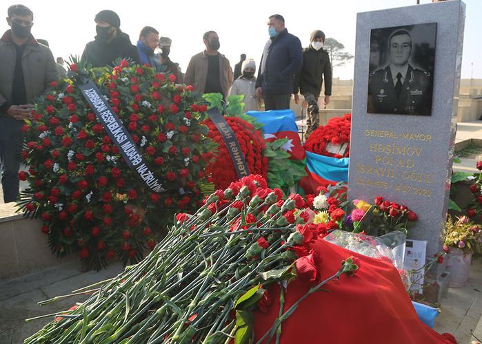 Посещена могила генерал-майора Полада Гашимова