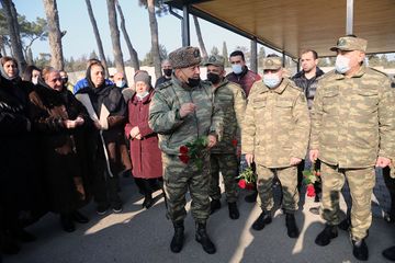 General-mayor Polad Həşimovun məzarı ziyarət edilib