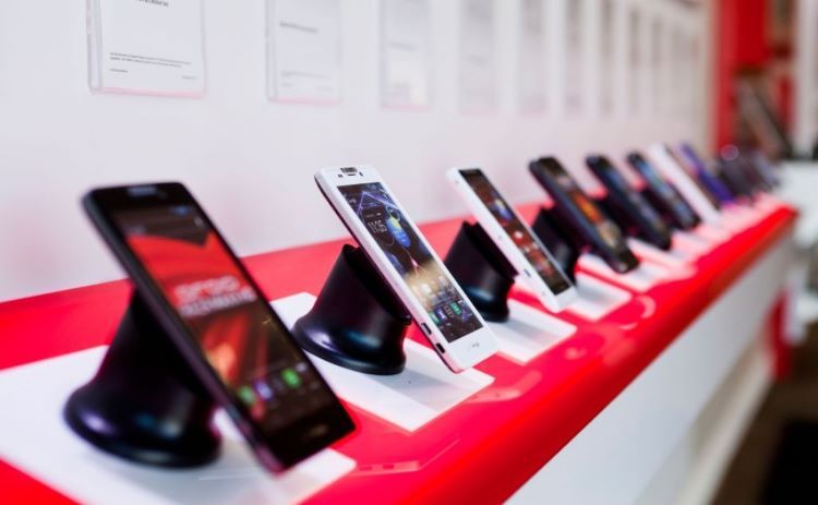"Apple"in Azərbaycanın mobil qurğular bazarında payı azalıb