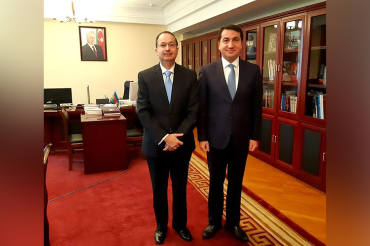 Hikmat Hajiyev meets with Pakistan’s ambassador to Azerbaijan 