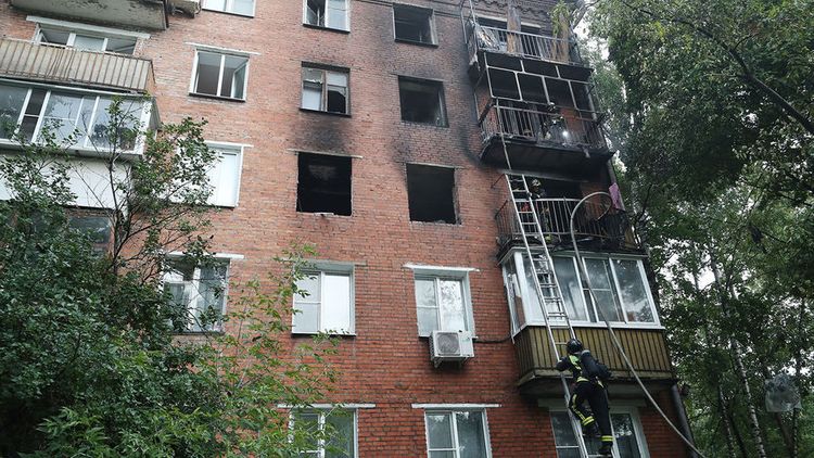 Moskvada yaşayış binasında yanğın olub, 4 nəfər ölüb