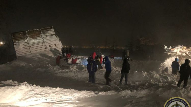 В результате схода лавины в России погибли три человека - ВИДЕО - ОБНОВЛЕНО-3