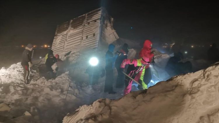 В результате схода лавины в России погибли три человека - ВИДЕО - ОБНОВЛЕНО-3