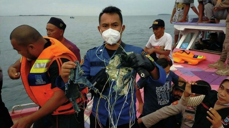 Найдены обломки рухнувшего в Индонезии Boeing 737