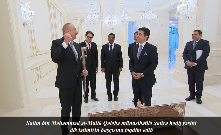Гендиректор ИСЕСКО подарил президенту Азербайджана по случаю Победы саблю, которой больше 100 лет - ОБНОВЛЕНО
