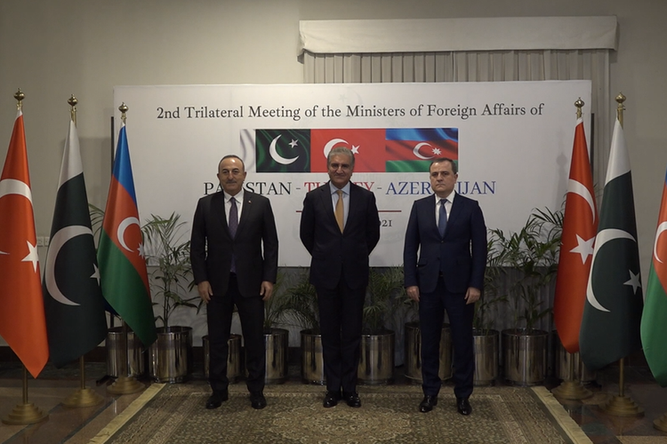 Trilateral meeting of Pakistani, Turkish and Azerbaijani FMs held