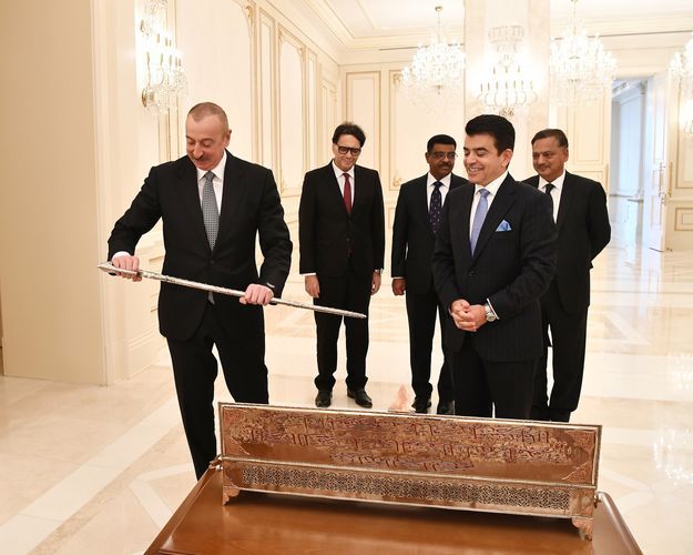 Президент Ильхам Алиев принял гендиректора ИСЕСКО - ОБНОВЛЕНО