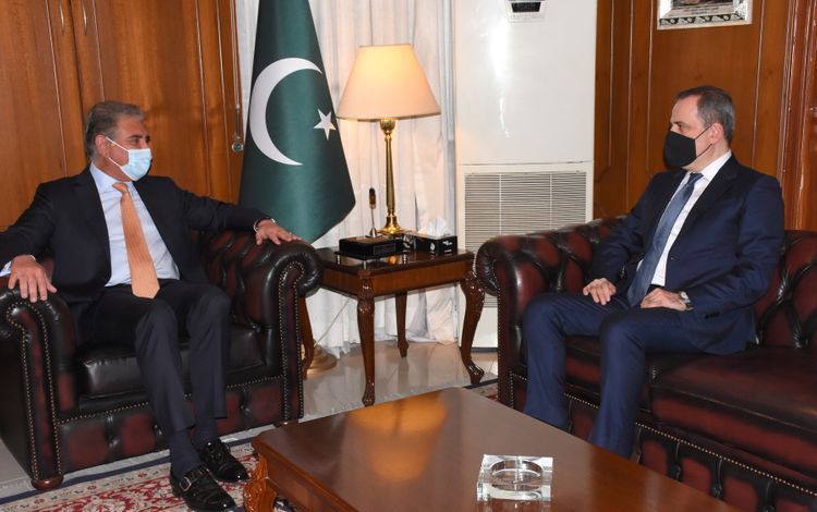 Azerbaijani FM Jeyhun Bayramov met with Pakistani FM  Makhdoom Shah Mahmood Qureshi.
