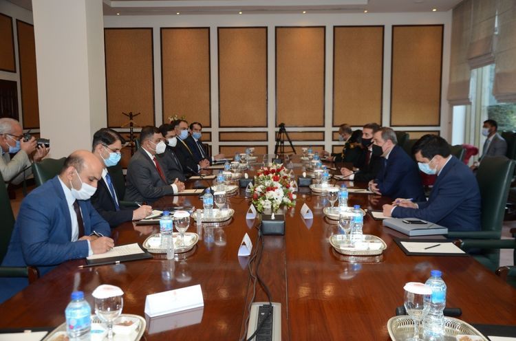 Azerbaijani FM met with Director General of Frontier Works Organisation