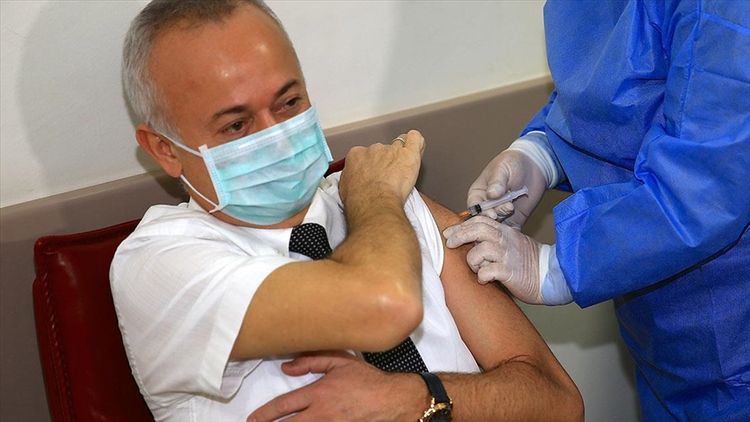 Türkiyədə koronavirusa qarşı vaksinasiya prosesinə başlanılıb