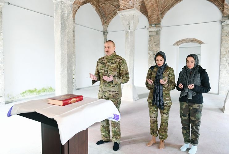 Azerbaijani President presents Holy Quran to Saatli mosque in Shusha