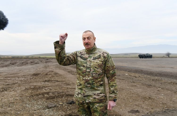 Президент Ильхам Алиев: Если кто-то в Армении думает о реванше, то он еще раз увидит наш железный кулак
