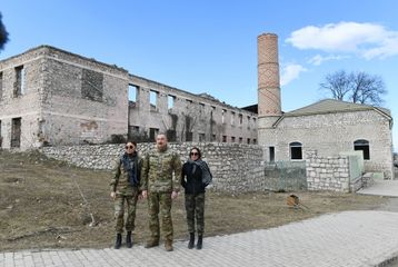 Prezident İlham Əliyev Füzuli rayonunda Füzuli-Şuşa yolunun və hava limanının təməlini qoyub, Şuşa şəhərində səfərdə olub  - FOTO - YENİLƏNİB 1