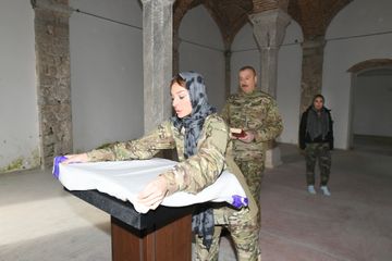 Prezident İlham Əliyev Füzuli rayonunda Füzuli-Şuşa yolunun və hava limanının təməlini qoyub, Şuşa şəhərində səfərdə olub  - FOTO - YENİLƏNİB 1