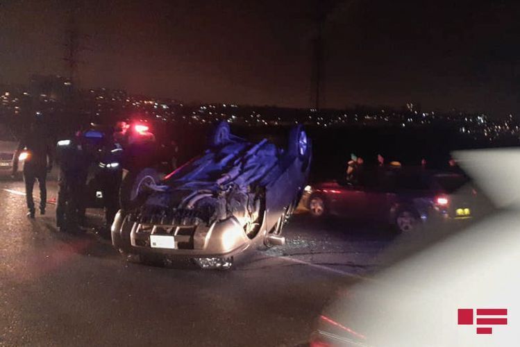 В Джалилабаде перевернулся автомобиль, есть погибший и раненые 