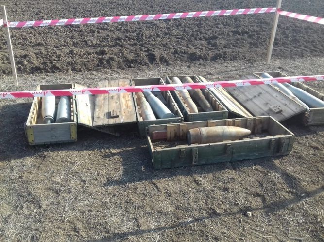 На прифронтовых территориях Азербайджана обнаружено 270 неразорвавшихся боеприпасов - ФОТО