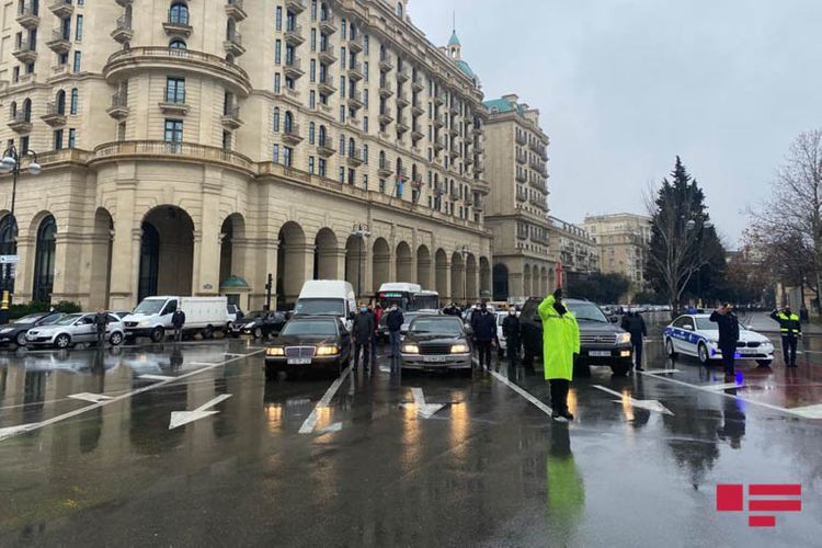 Azerbaijan observes moment of silence for Black January victims - PHOTO