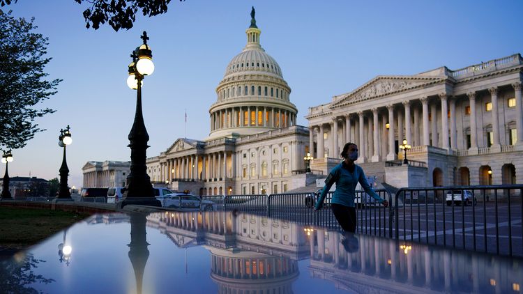 Демократы получили формальный контроль над сенатом США