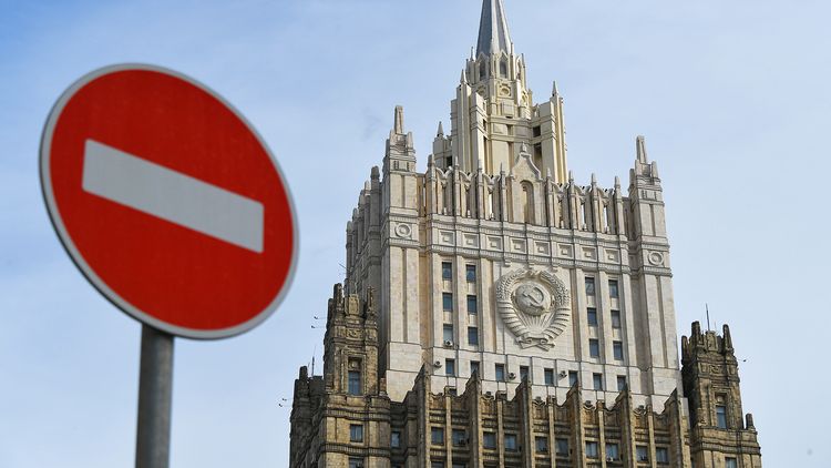 МИД РФ обвиняет посольство США во вмешательстве во внутренние дела России