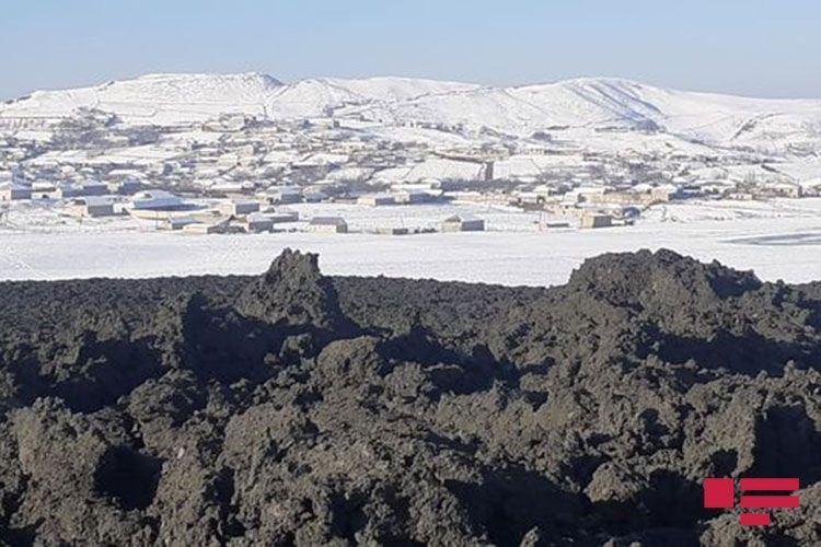 AMEA: Quşçu vulkanın püskürməsi nəticəsində 30 m-lik çatlar əmələ gəlib