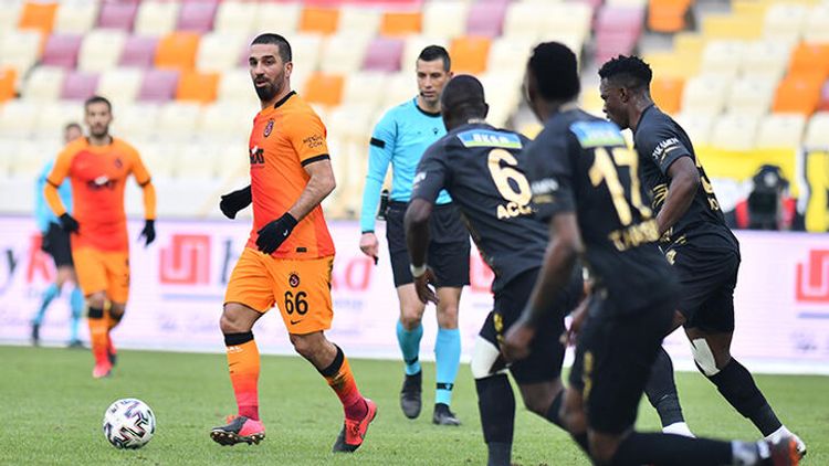 “Beşiktaş” və “Qalatasaray” qələbə qazanıb