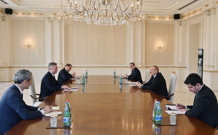 Президент Ильхам Алиев принял госсекретаря МИД Франции