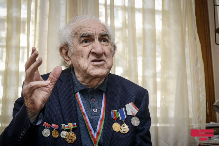 Тофиг Бакиханов награжден орденом «Шараф»