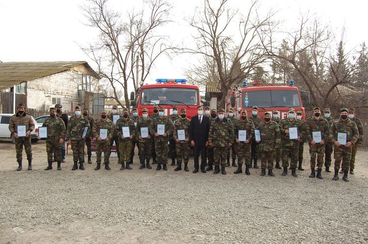 Награждены служившие на линии фронта сотрудники ГСПО МЧС