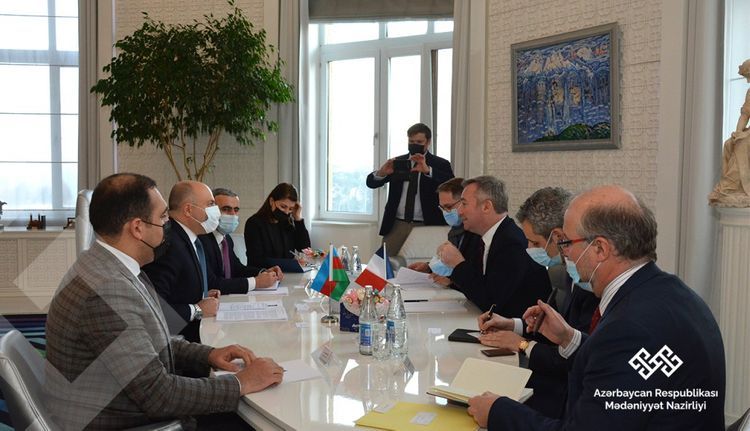 Анар Керимов встретился с госсекретарем Франции