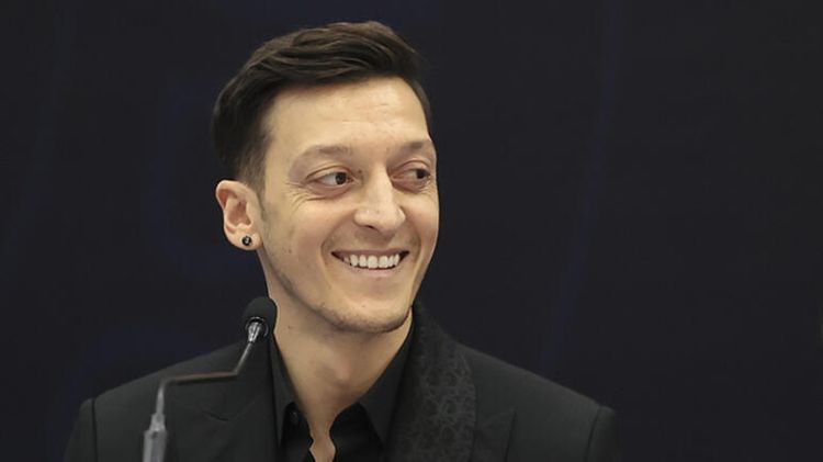 Məsut Özil: “Azərbaycana getmək istəyərəm”