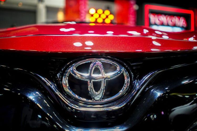 Toyota beats Volkswagen to become World