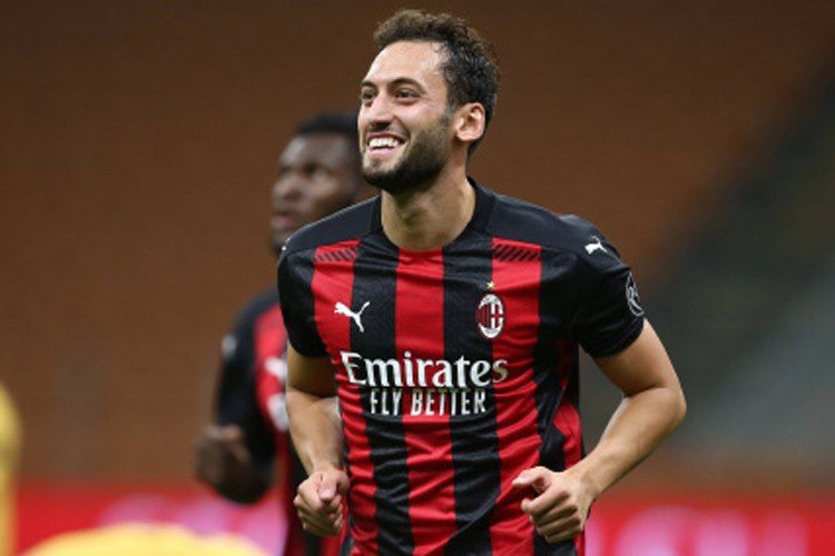 “Milan” Hakan Çalhanoğlu ilə razılaşa bilmir