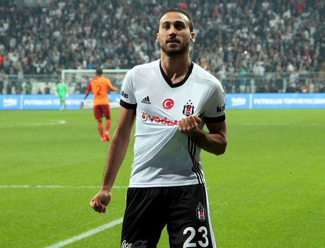 Cenk Tosun “Beşiktaş”a qayıdır
