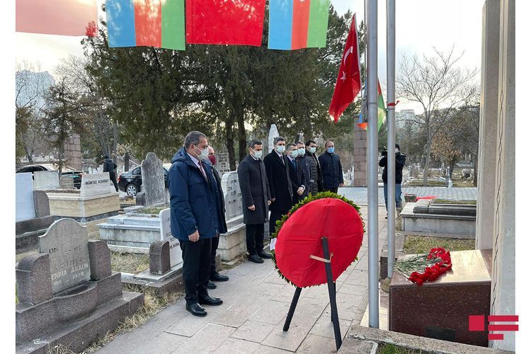 Сотрудники посольства Азербайджана в Турции посетили могилу Мамеда Эмина Расулзаде в Анкаре – ФОТО 