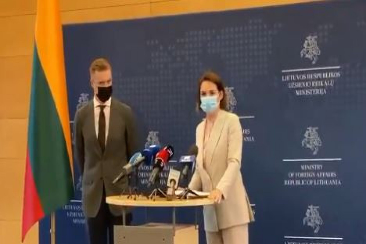 Litva XİN başçısı Landsberqis, Svetlana Tixanovskaya