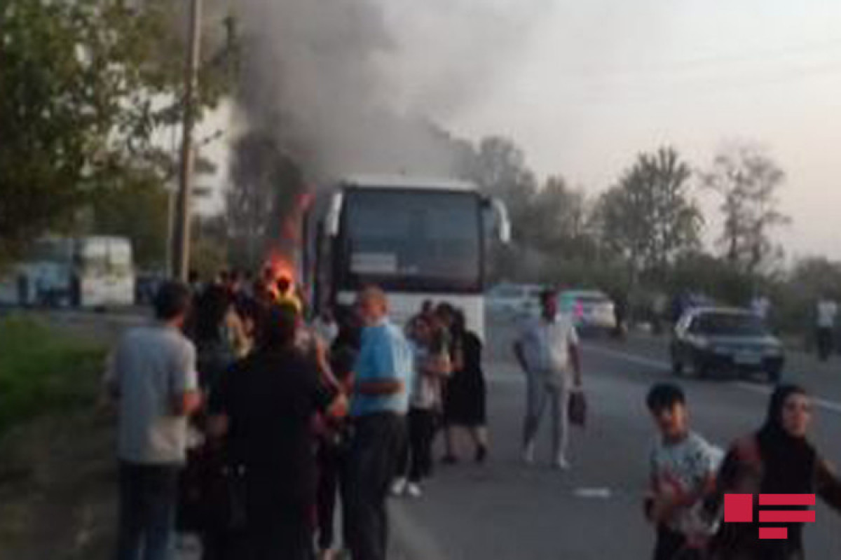 МЧС распространил информацию о сгоревшем в Евлахе автобусе -ФОТО -ВИДЕО -ОБНОВЛЕНО-1 