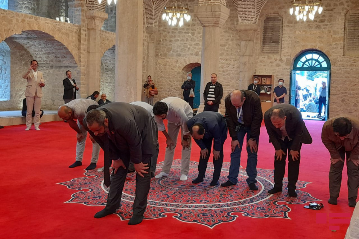 Foreign diplomats pray at Yukhari Govhar Aga Mosque